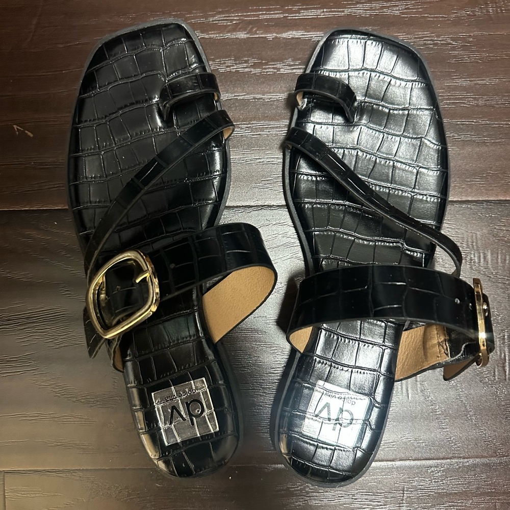 DV by Dolce Vita - Makai Toe Loop Buckle Sandal - Picture 6 of 9